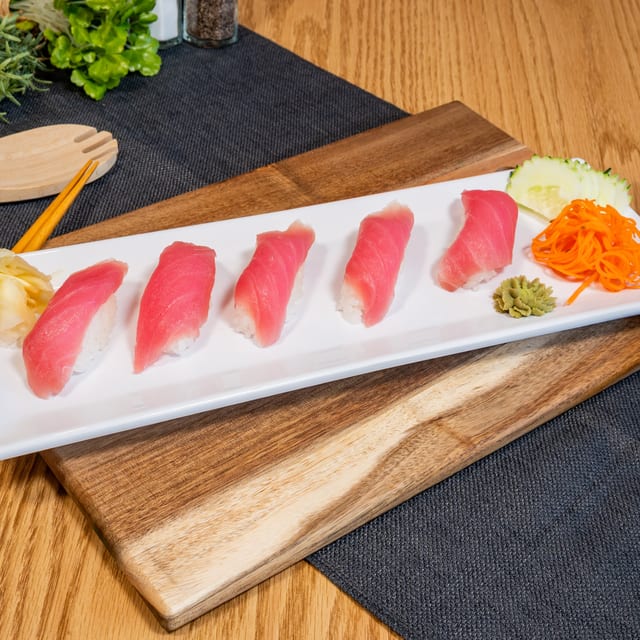 Tuna Nigiri.